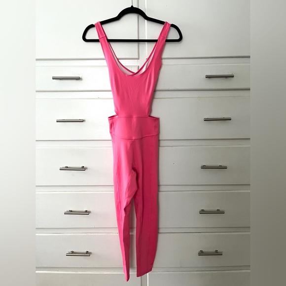 🆕 Free People Movement Back It Up onesie in pink size small - Picture 7 of 15